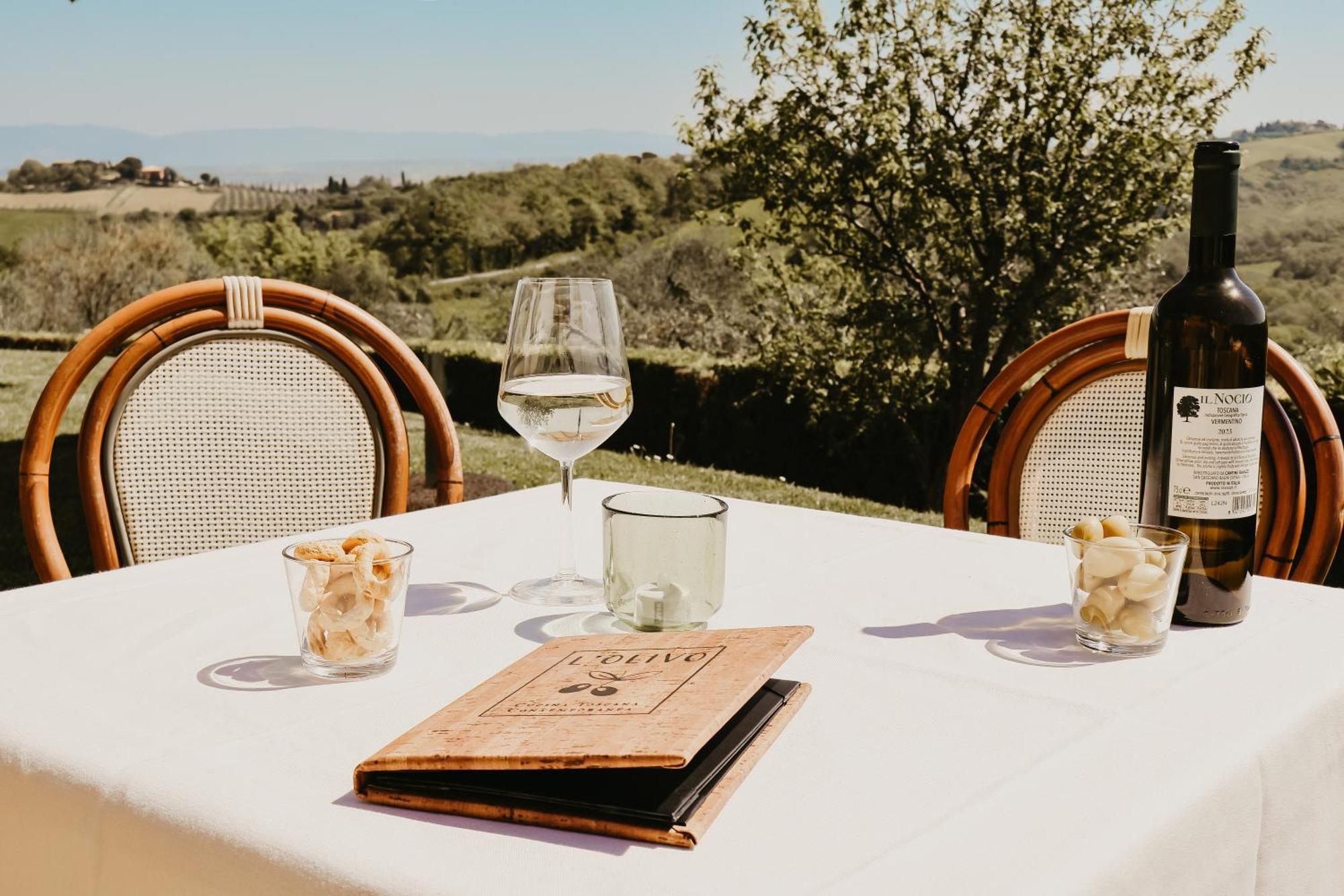 Poggio Paradiso Resort & Spa Montefollonico Buitenkant foto