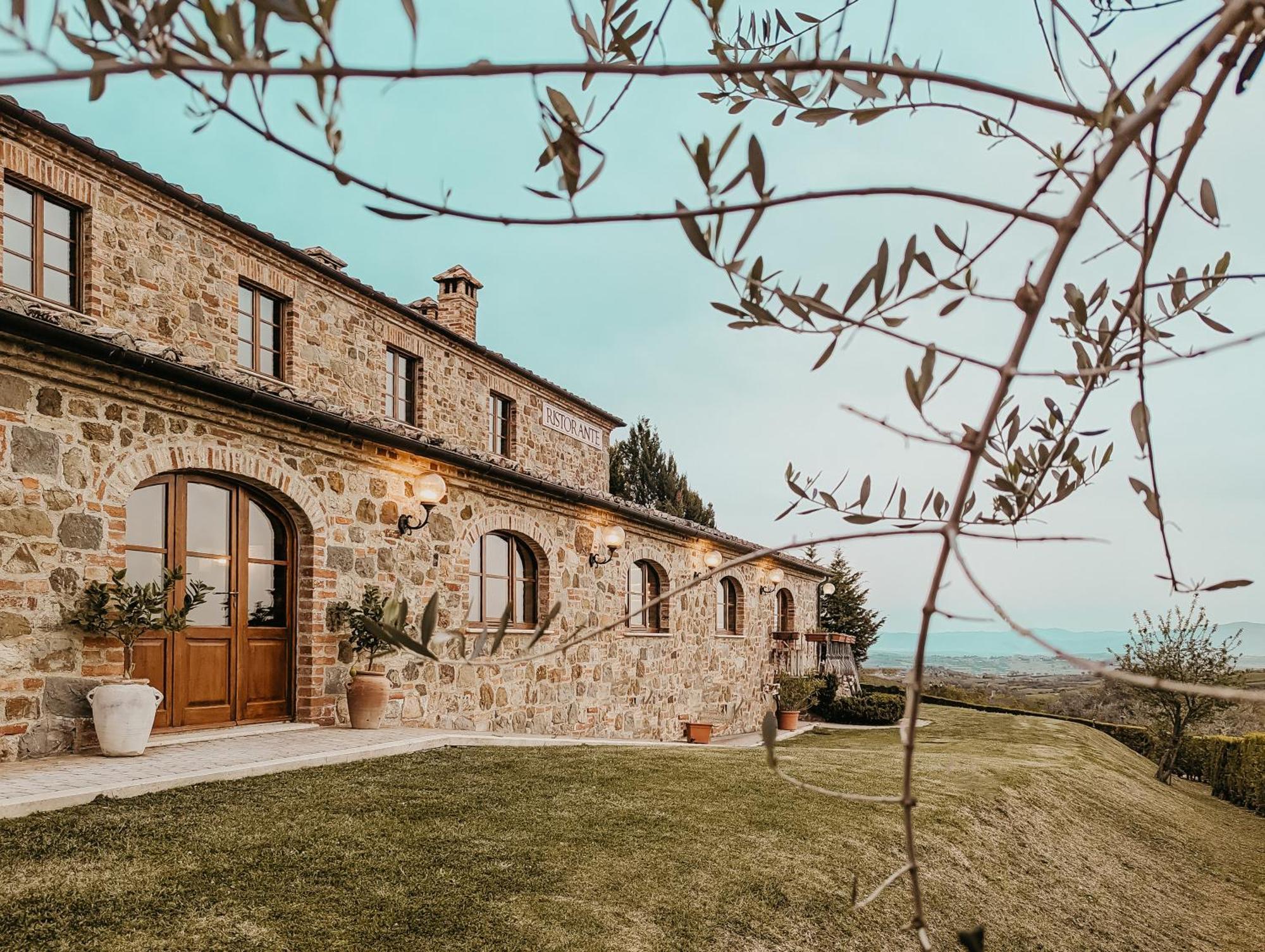 Poggio Paradiso Resort & Spa Montefollonico Buitenkant foto