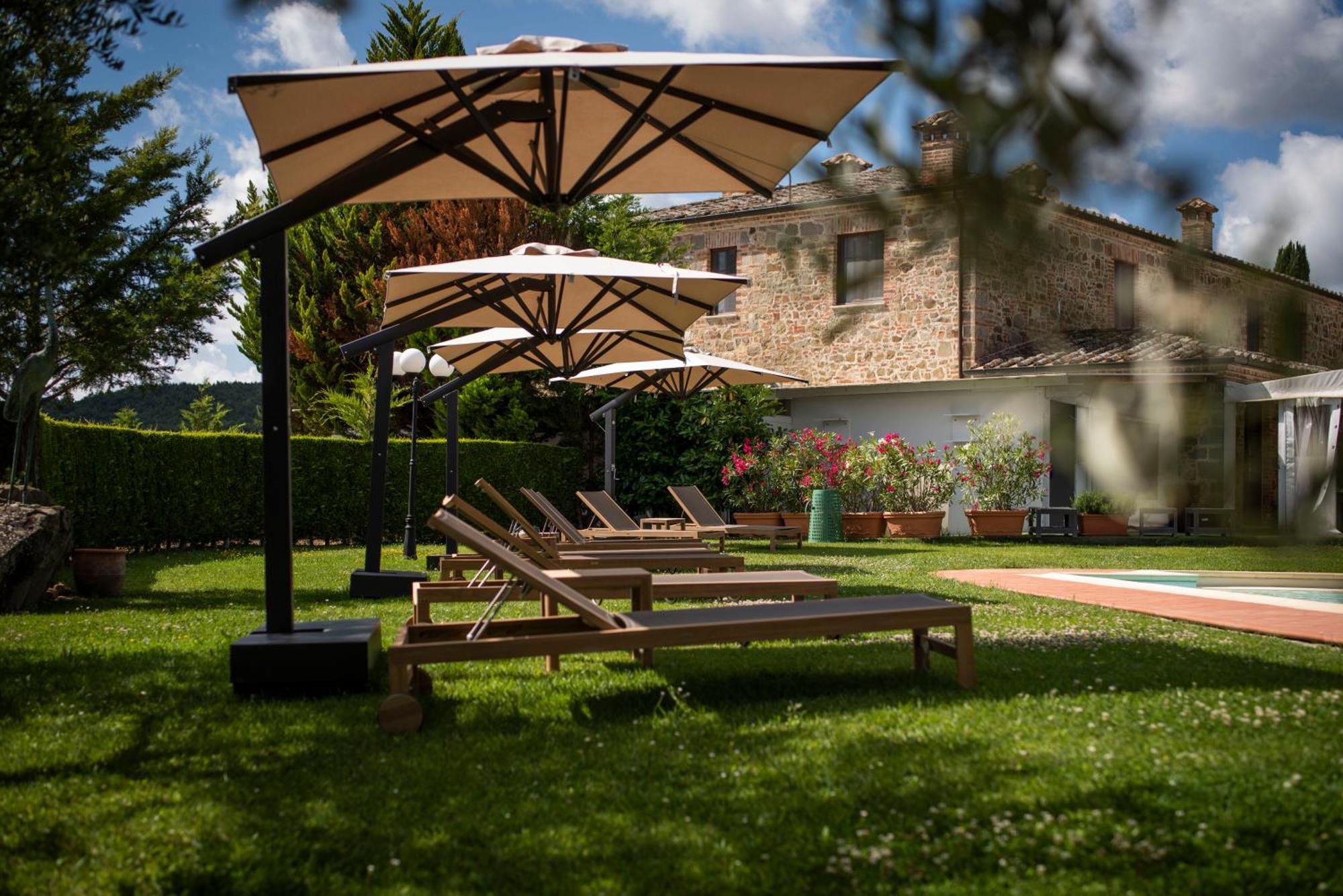 Poggio Paradiso Resort & Spa Montefollonico Buitenkant foto