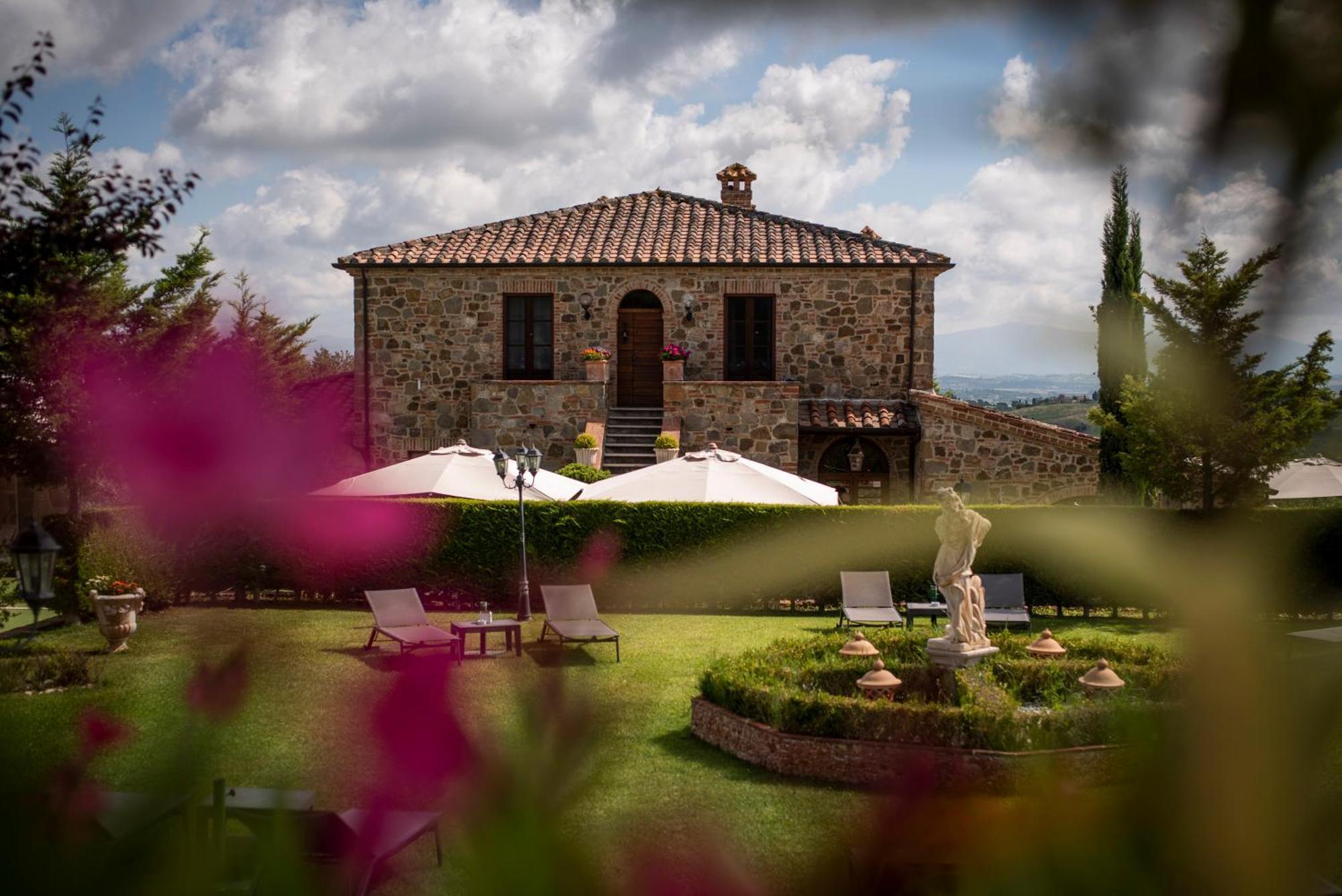 Poggio Paradiso Resort & Spa Montefollonico Buitenkant foto
