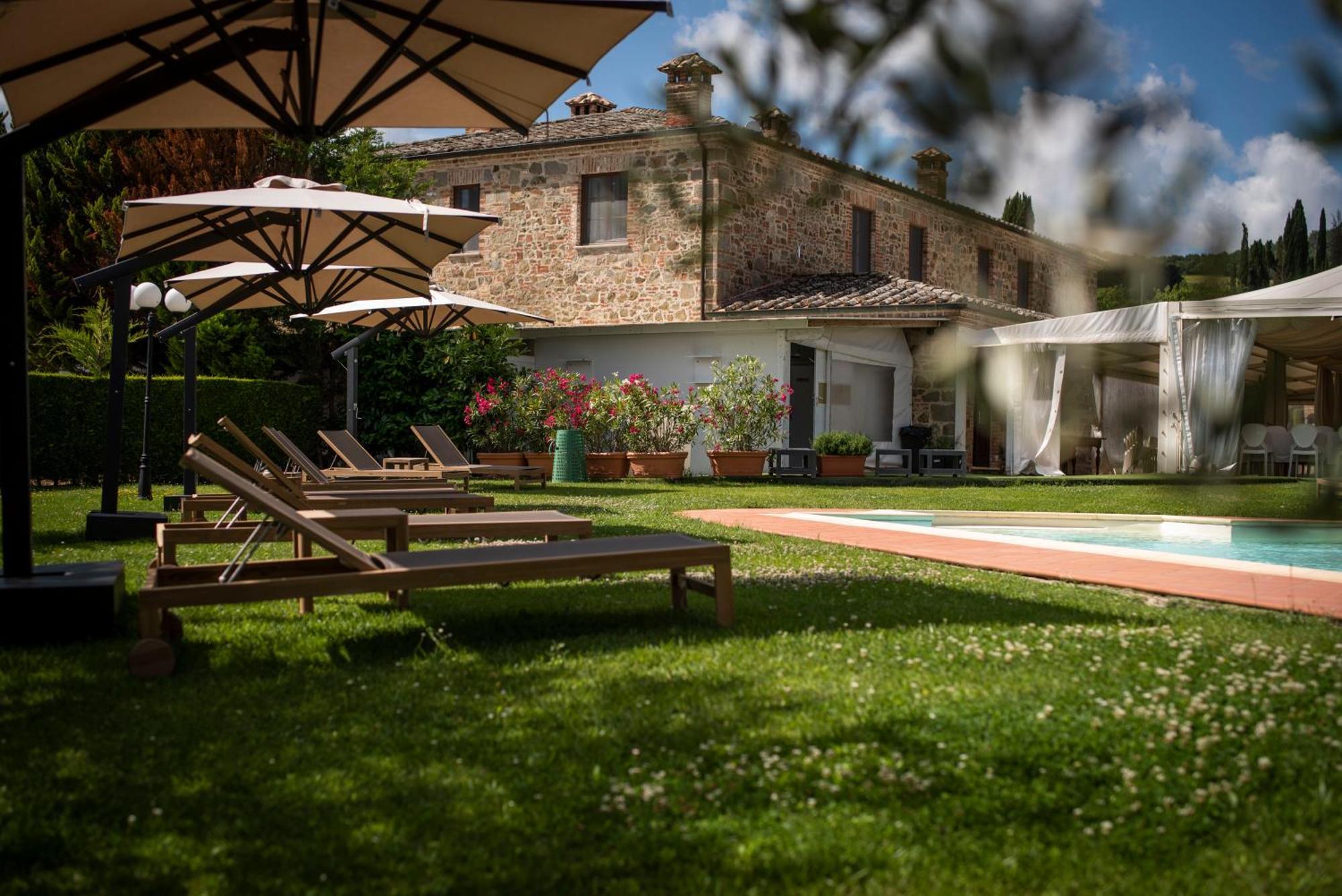 Poggio Paradiso Resort & Spa Montefollonico Buitenkant foto