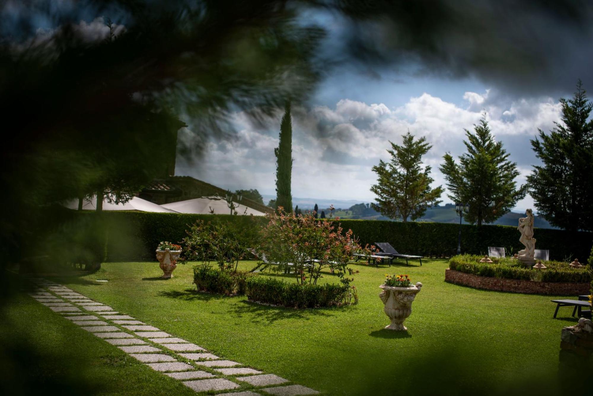 Poggio Paradiso Resort & Spa Montefollonico Buitenkant foto