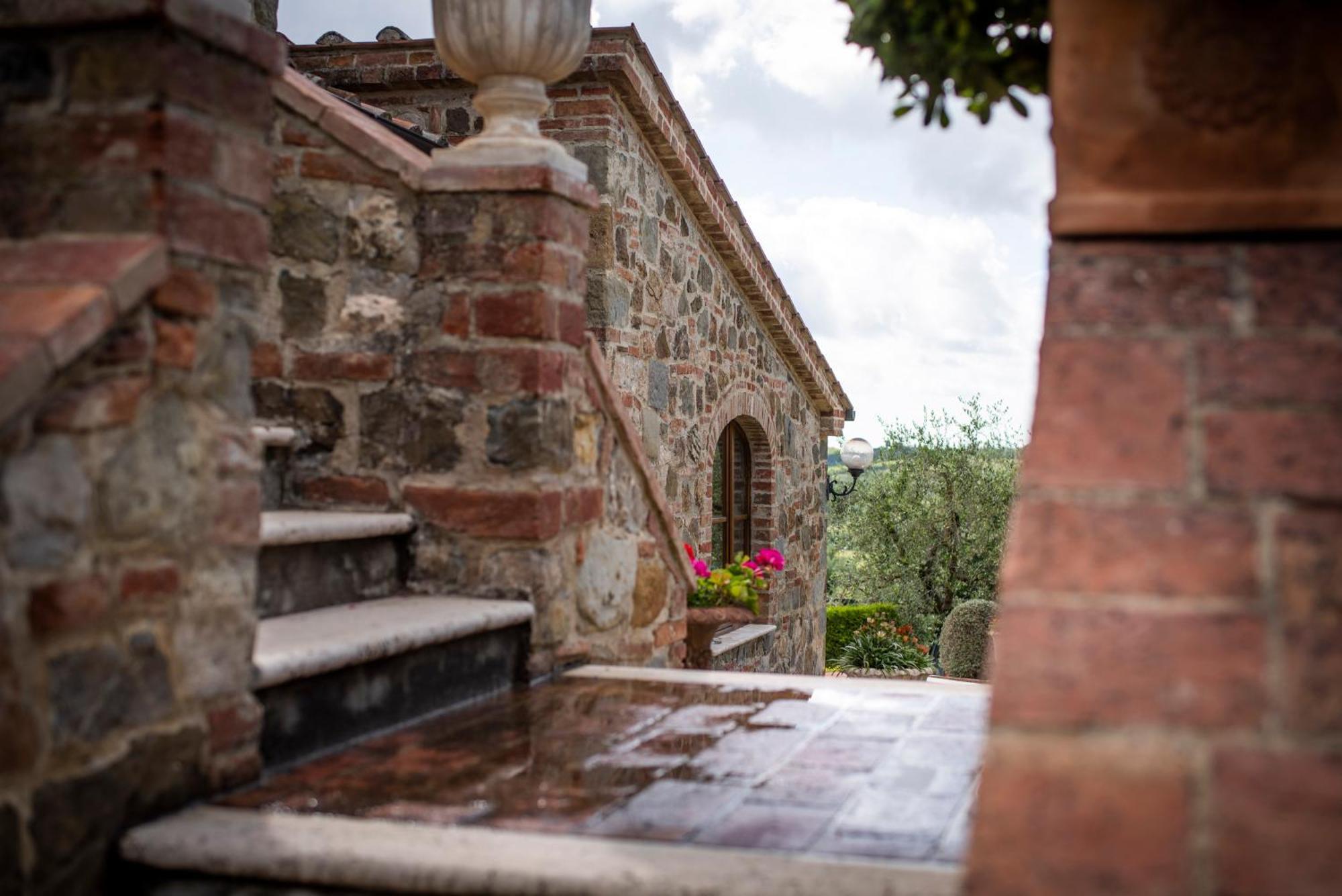Poggio Paradiso Resort & Spa Montefollonico Buitenkant foto
